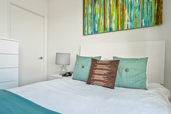 global luxury suites white plains