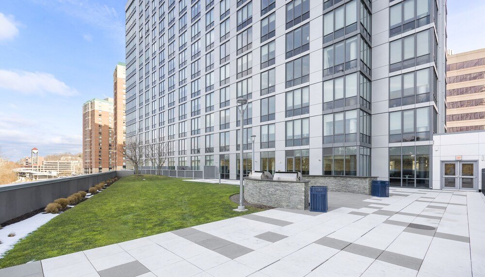 global luxury suites white plains