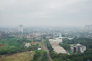 cozy and nice studio room tree park bsd apartment