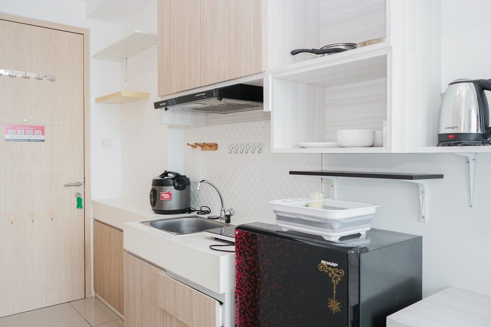 cozy and nice studio room tree park bsd apartment