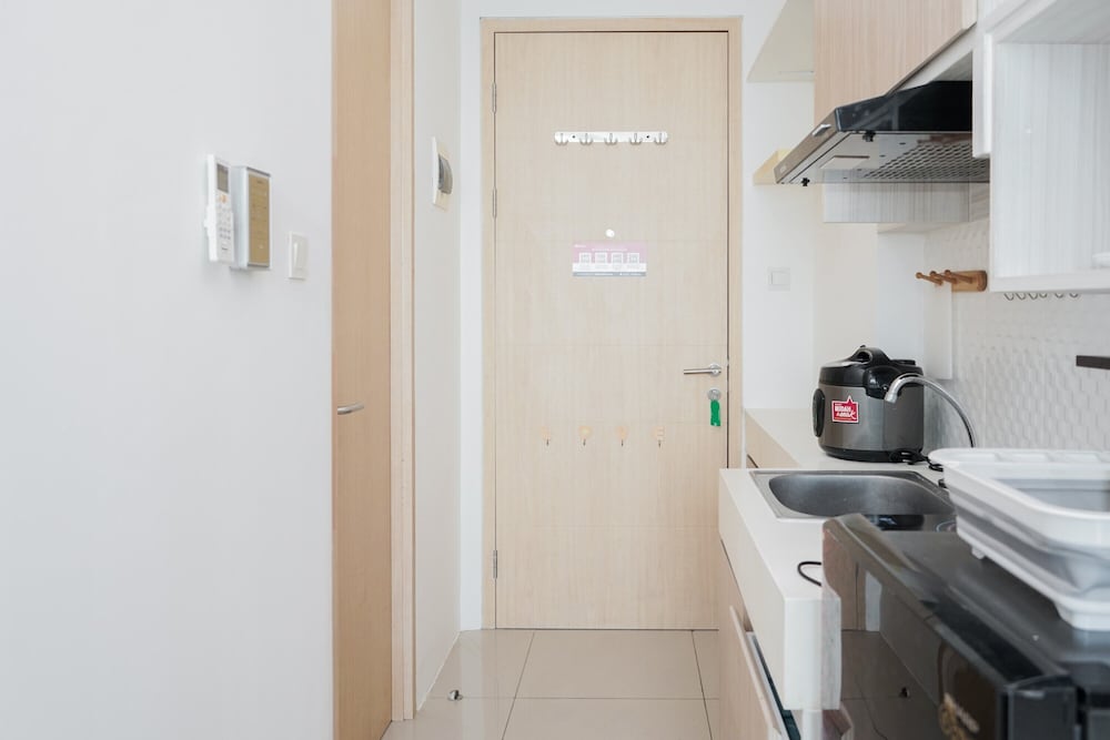 cozy and nice studio room tree park bsd apartment