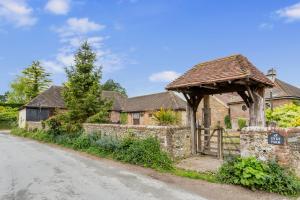 dyke barn barn