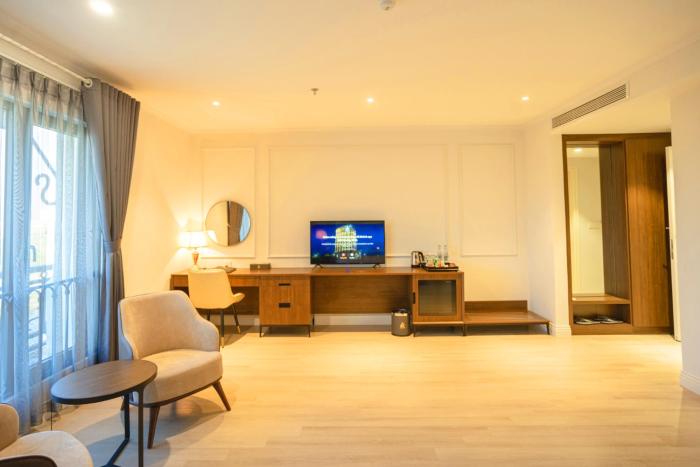 rex quang binh hotel