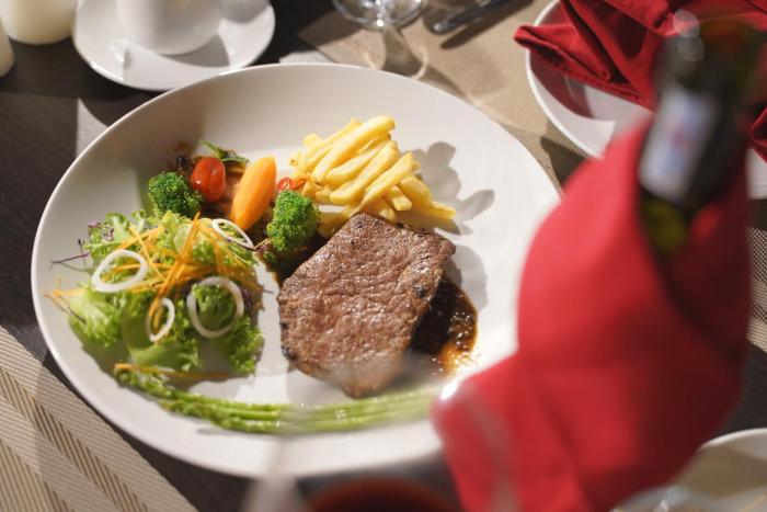 rex quang binh hotel