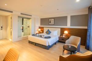 rex quang binh hotel