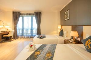 rex quang binh hotel