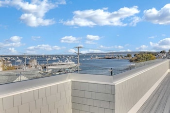 harbourtown suites