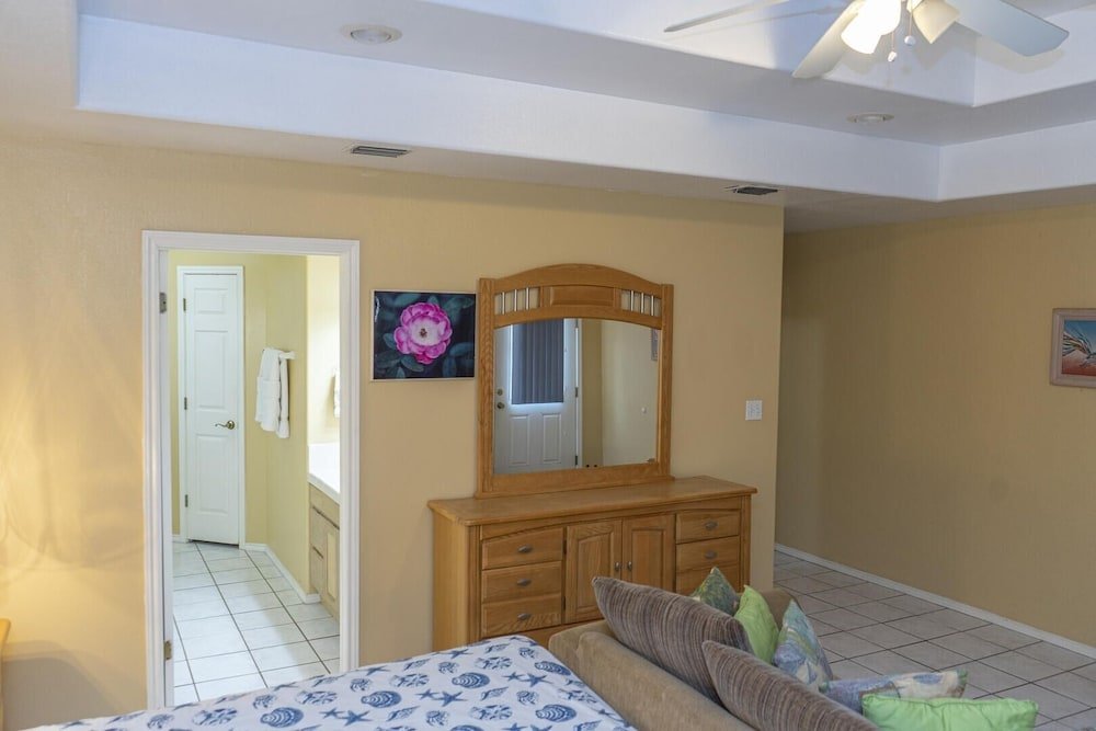ground floor duplex 1 2 block to beach bbq ok 2 bedroom home by redawning