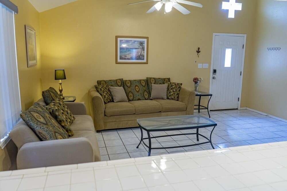 ground floor duplex 1 2 block to beach bbq ok 2 bedroom home by redawning