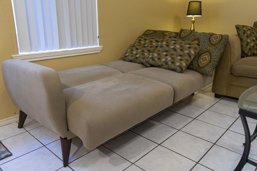 ground floor duplex 1 2 block to beach bbq ok 2 bedroom home by redawning