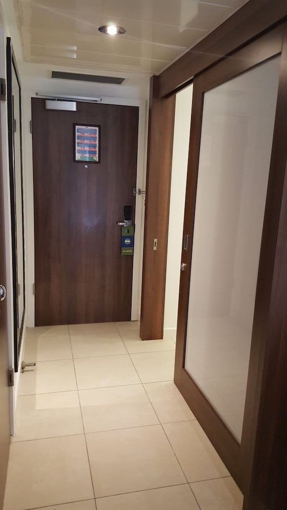 Hampton By Hilton Corby/Kettering,Corby>>Caldecott,4 star