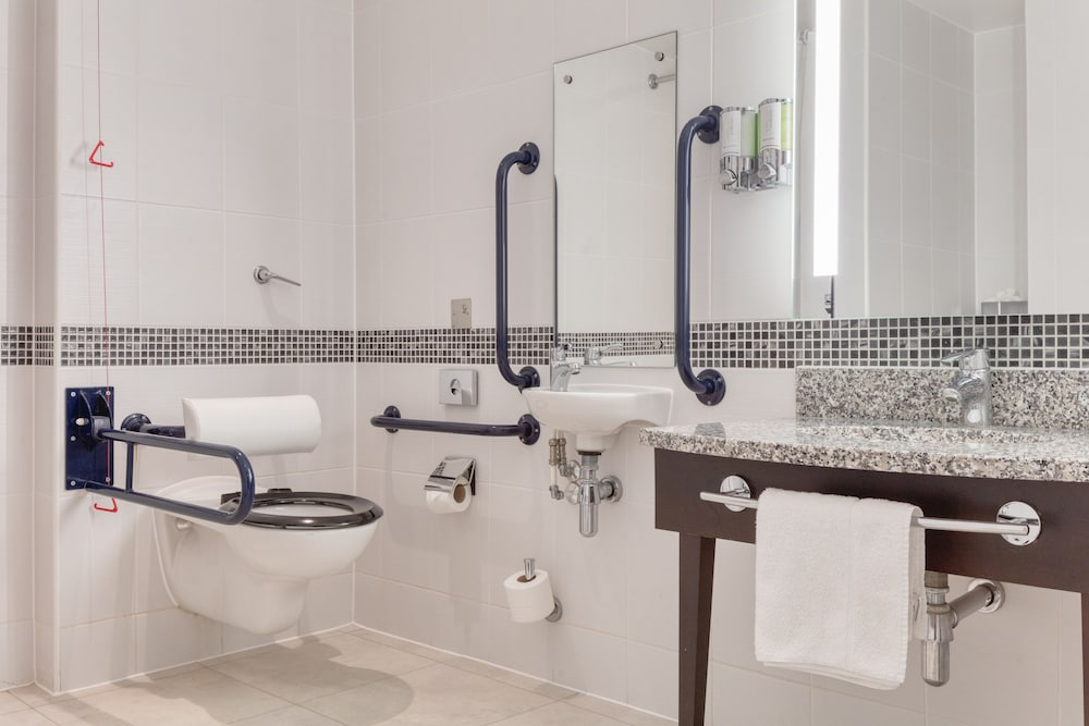 hampton by hilton corby kettering