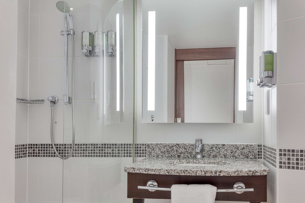 hampton by hilton corby kettering