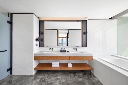 sheraton zhaoqing dinghu