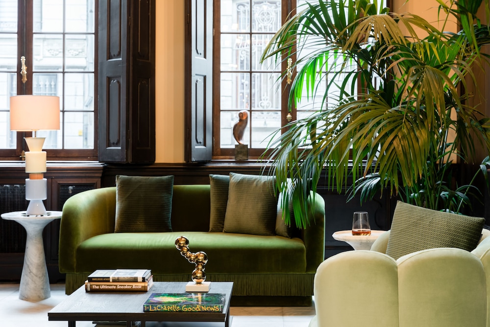 sapphire house antwerp autograph collection