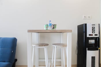 best price 2br apartment springlake summarecon