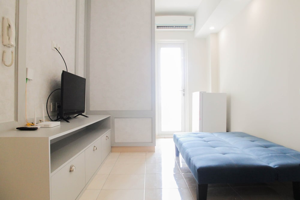 best price 2br apartment springlake summarecon