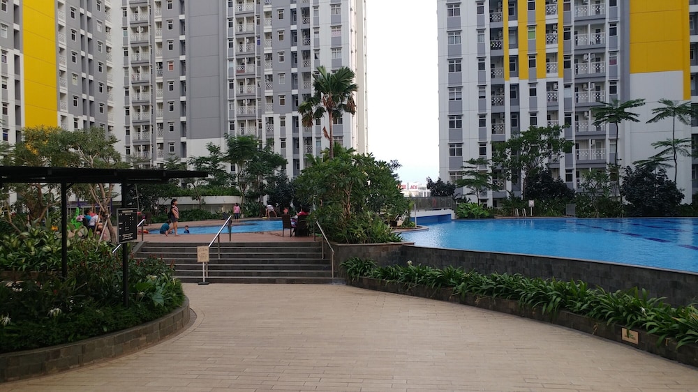 best price 2br apartment springlake summarecon