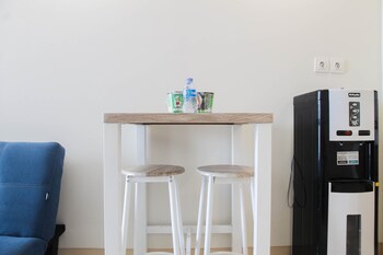 best price 2br apartment springlake summarecon