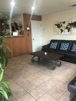 hallmark inn and suites