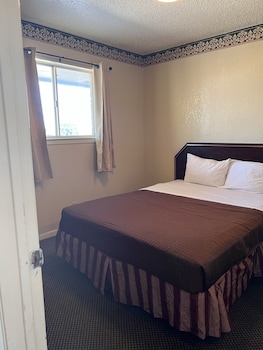 hallmark inn and suites