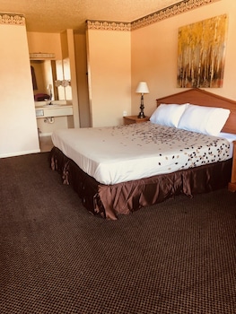 hallmark inn and suites