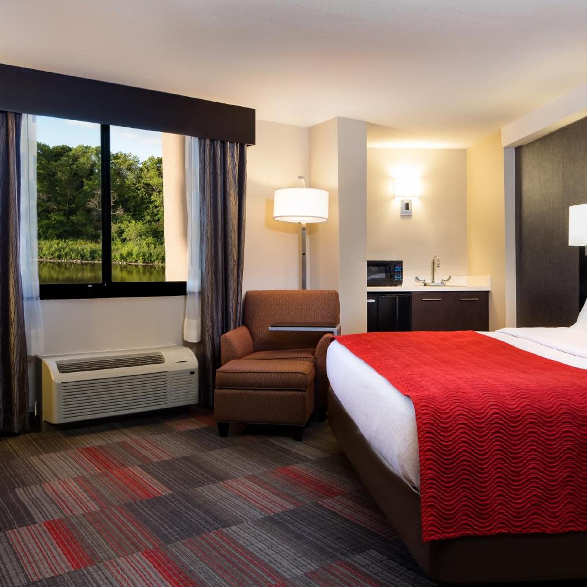 holiday inn milwaukee riverfront by ihg