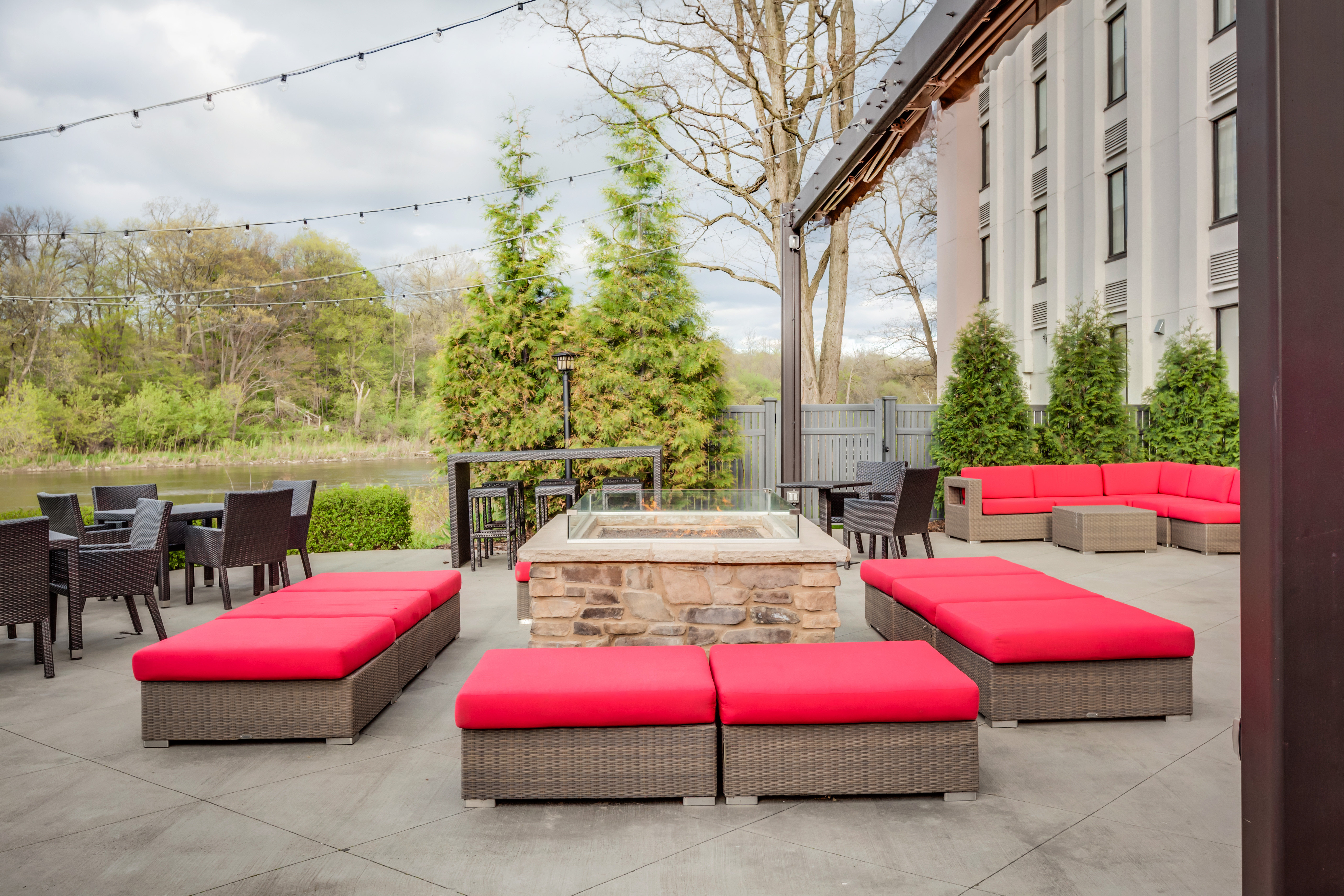 holiday inn milwaukee riverfront by ihg