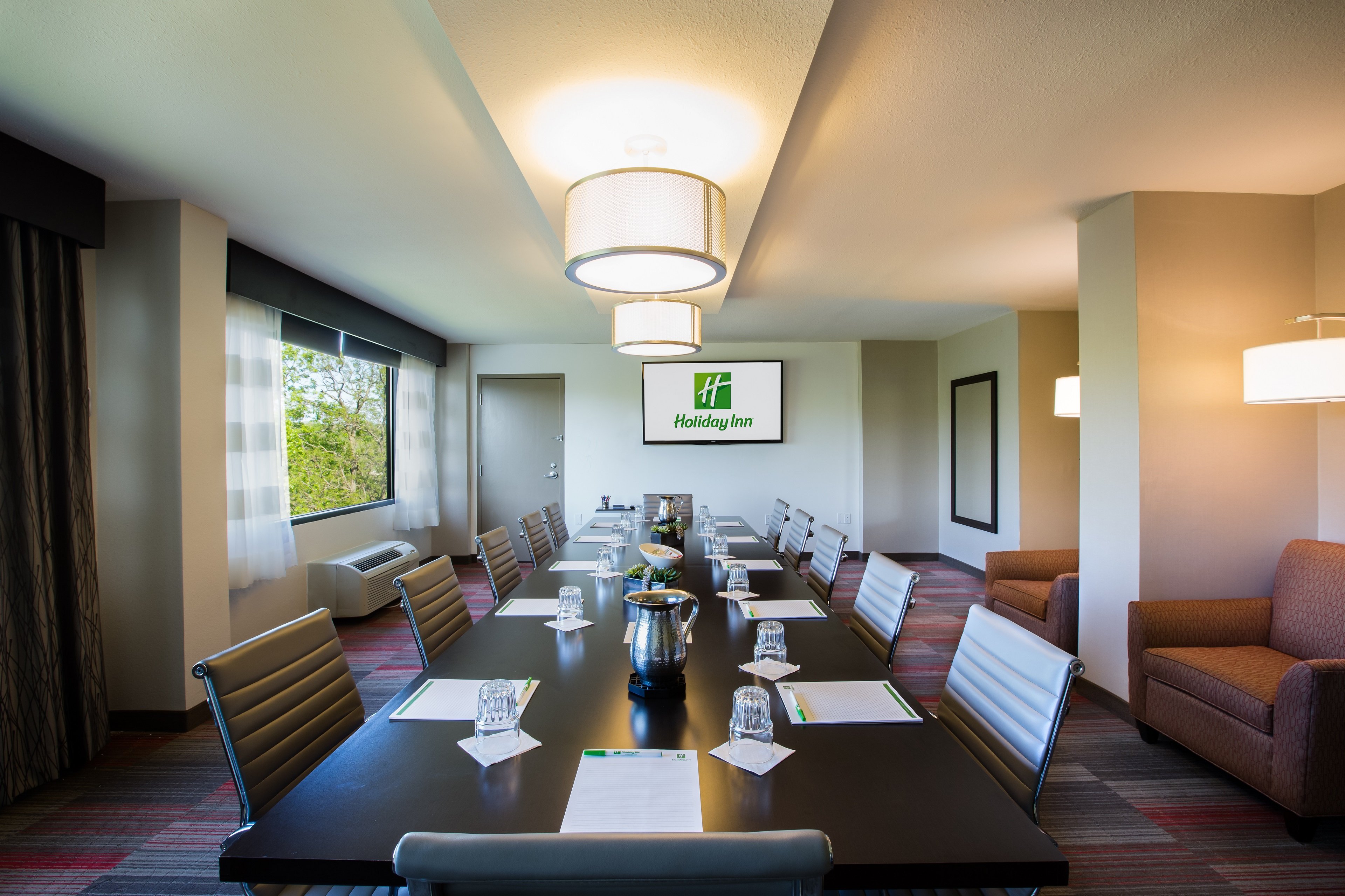 holiday inn milwaukee riverfront by ihg