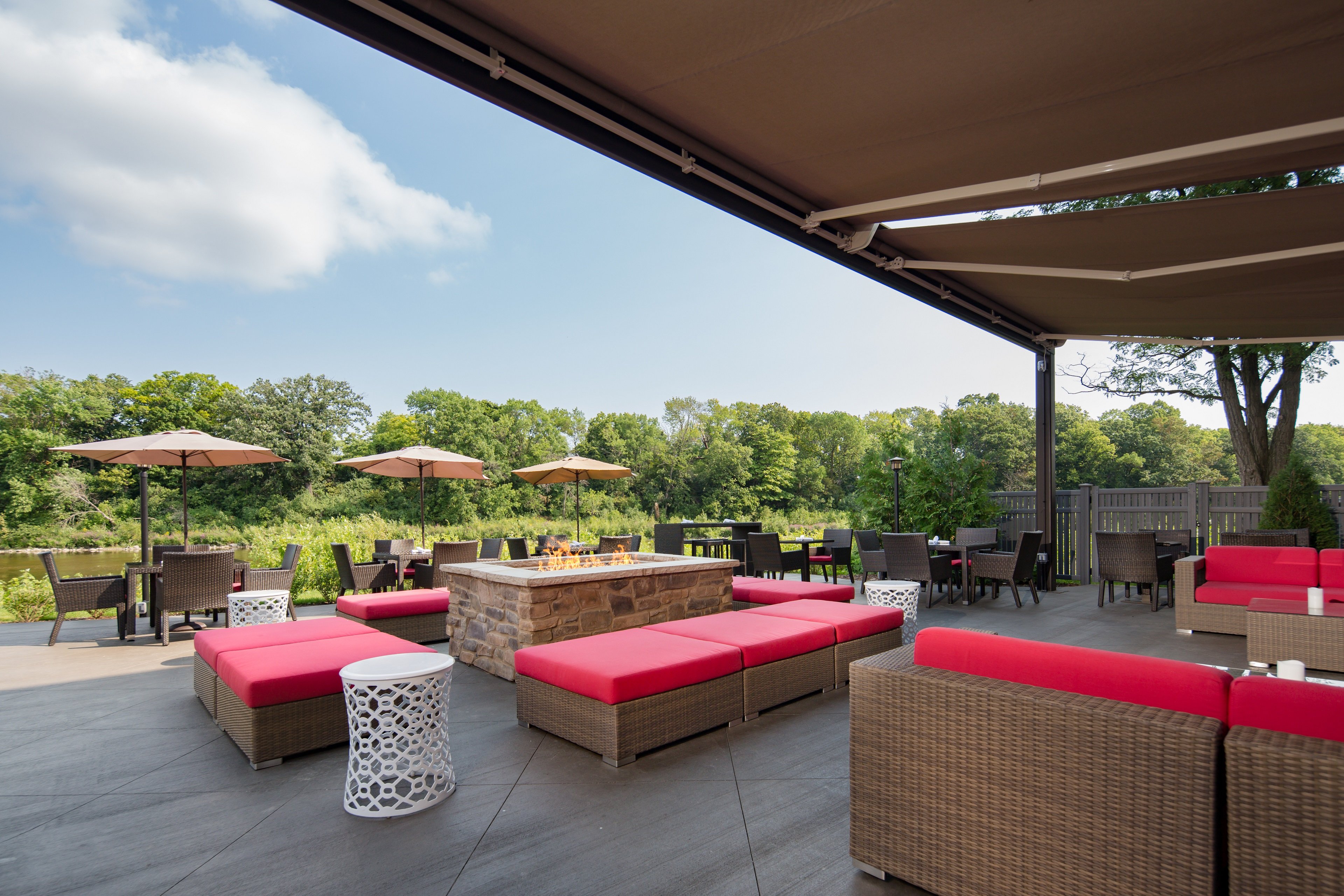 holiday inn milwaukee riverfront by ihg