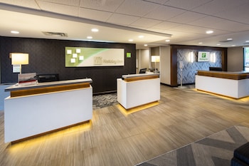 Holiday Inn Milwaukee Riverfront By Ihg,Milwaukee>>Glendale,3 star