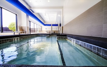 Holiday Inn Milwaukee Riverfront By Ihg,Milwaukee>>Glendale,3 star