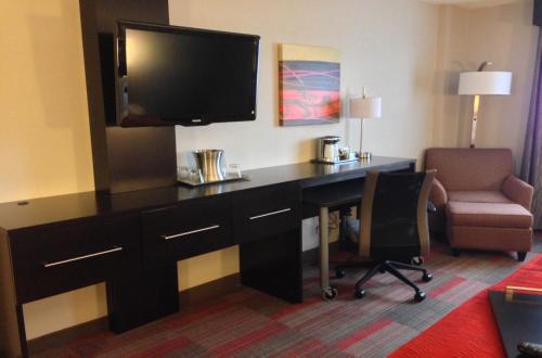 holiday inn milwaukee riverfront by ihg