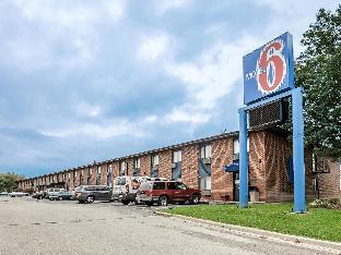 motel 6 oak creek wi