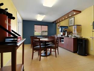 motel 6 oak creek wi