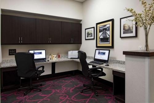 hampton inn and suites raleigh downtown