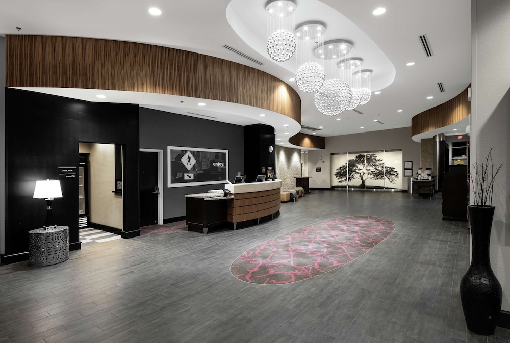 hampton inn and suites raleigh downtown