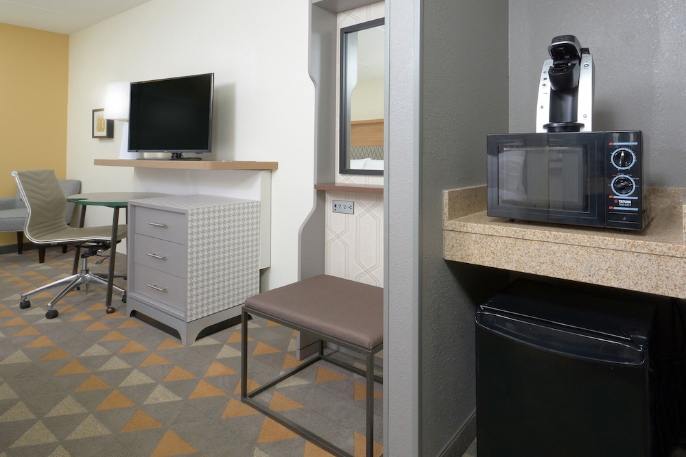 Holiday Inn Raleigh-Durham Airport By Ihg,Durham>>Charlotte,3 star