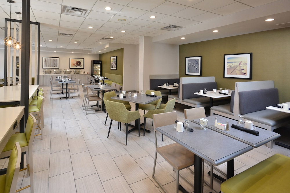 Holiday Inn Raleigh-Durham Airport By Ihg,Durham>>Charlotte,3 star