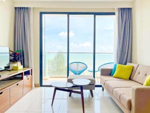timurbay seafront residence 1 room by serindit