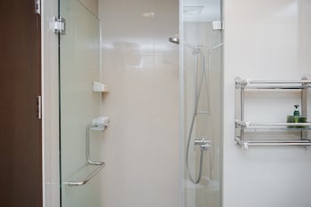 comfortable and nice 1br at m town signature apartment