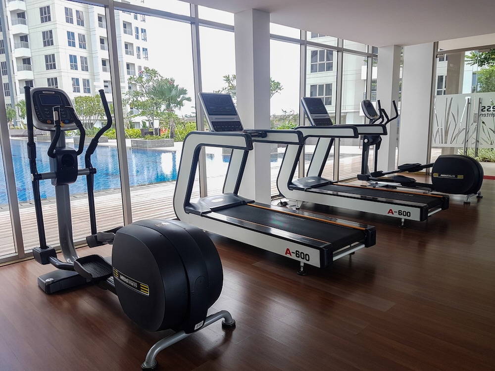 comfortable and nice 1br at m town signature apartment