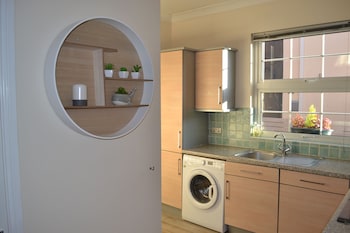 frinton escapes the cottage