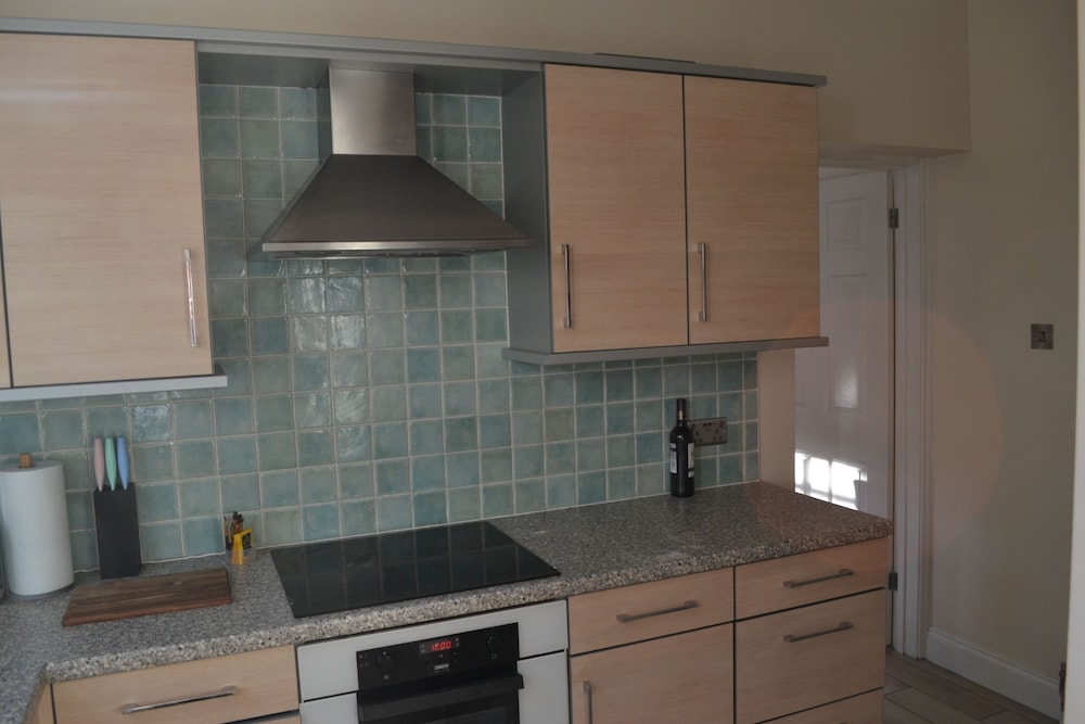 frinton escapes the cottage