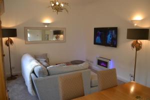 frinton escapes the cottage