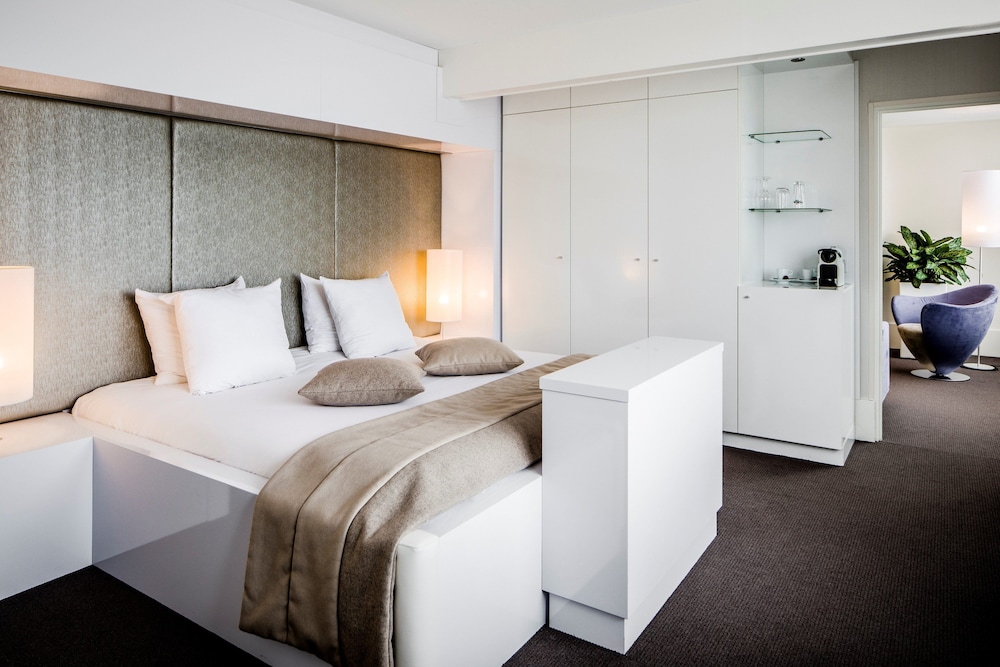 holiday inn eindhoven centre by ihg