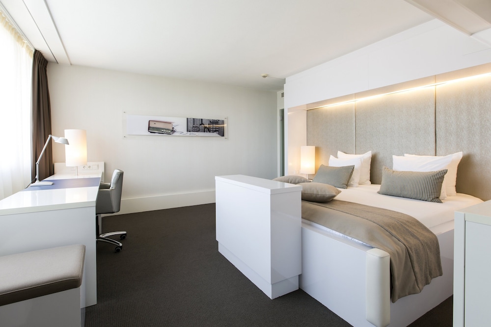 holiday inn eindhoven centre by ihg
