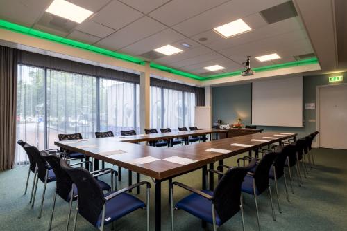 holiday inn eindhoven centre by ihg