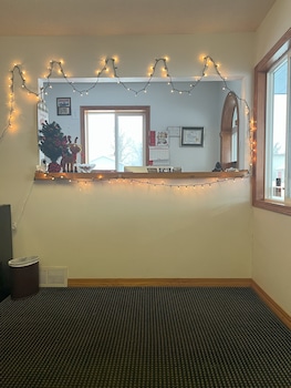 Midway Motel,,2.5 star