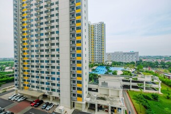 Beautiful And Cozy 2Br At Springlake Summarecon Bekasi Apartment,,0 star
